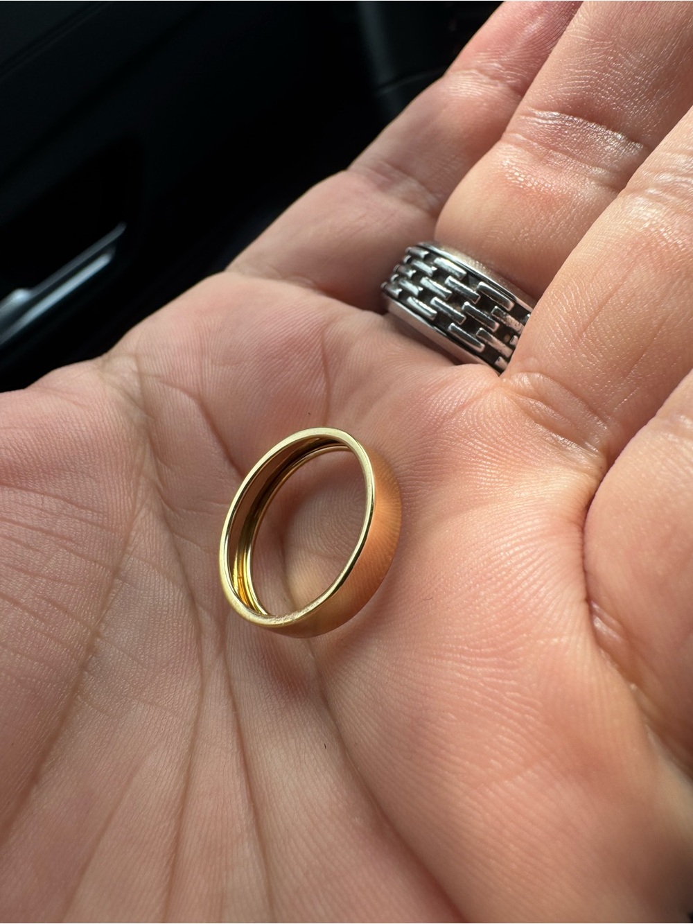 Authentic vintage 10k Gold Band Ring - Picture 3 of 13